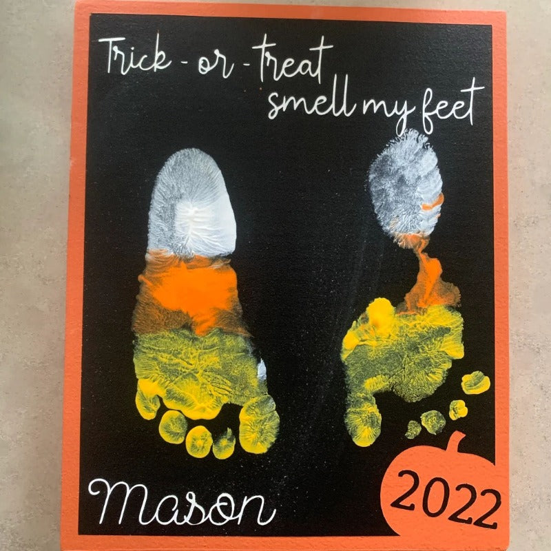 Personalized DIY Trick-or-Treat Smell My Feet Sign