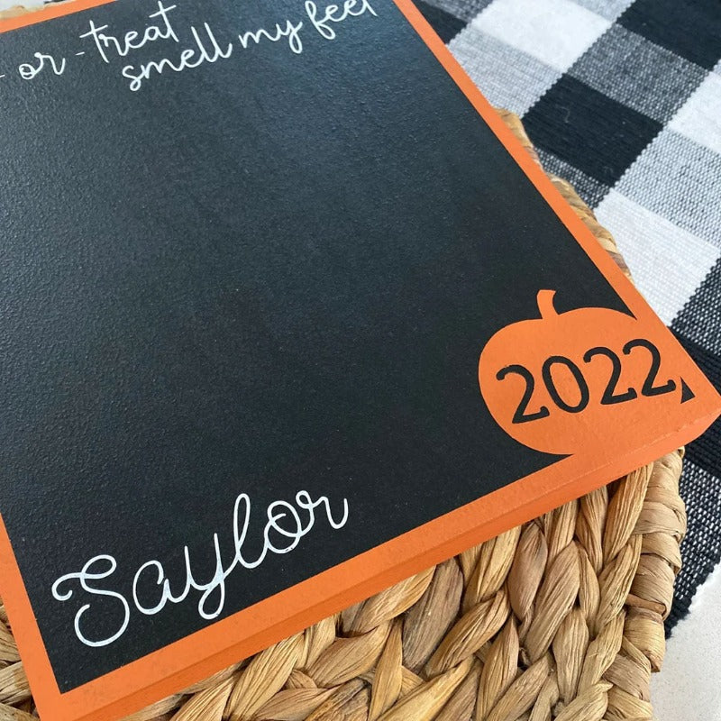 Personalized DIY Trick-or-Treat Smell My Feet Sign
